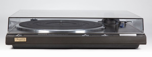 Technics SL-Q300 Plattenspieler in schwarz